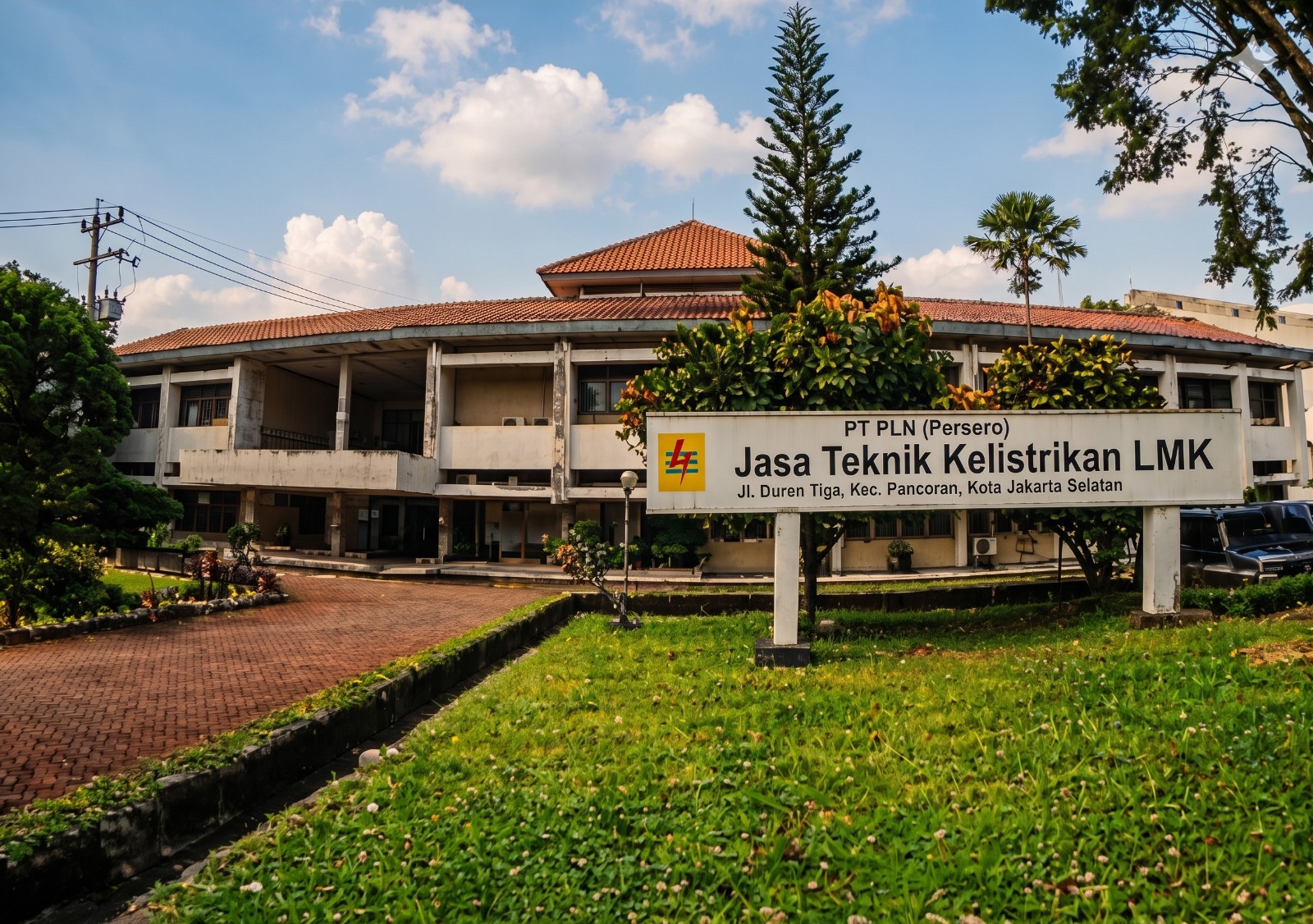Gedung Jasa Teknik Kelistrikan LMK