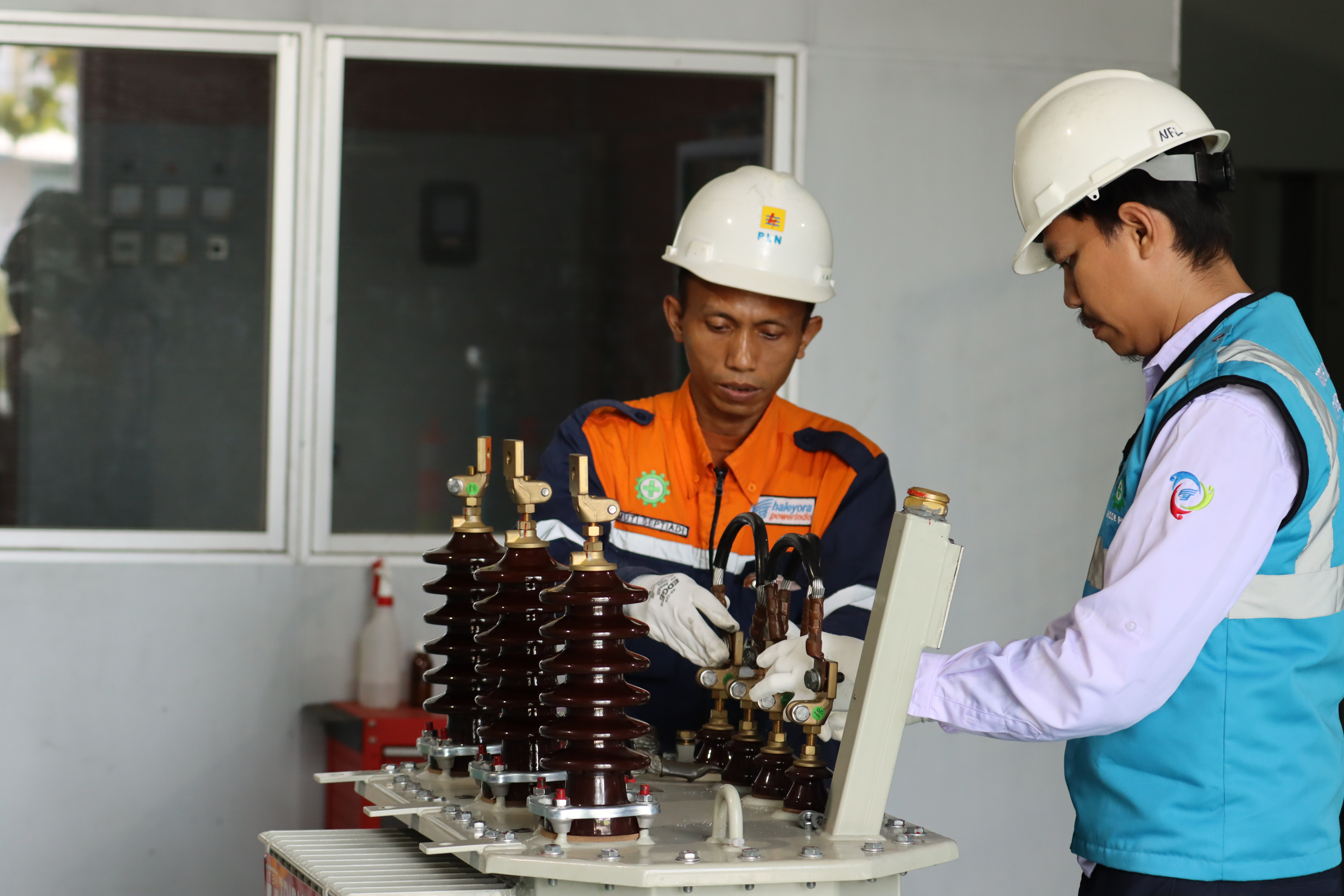 Pengujian produk kelistrikan bersama pelanggan